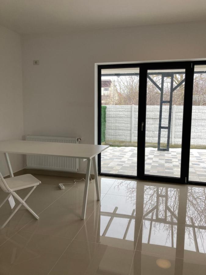 Joygate Entire Villa Otopeni Exterior photo